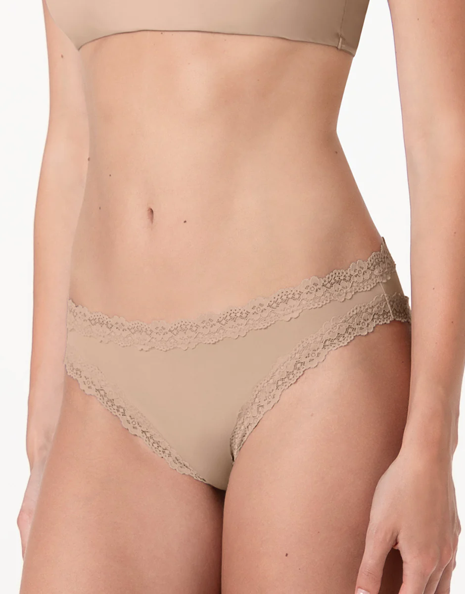 Slip Lacy Micro in microfibra con pizzo, nudo chiaro