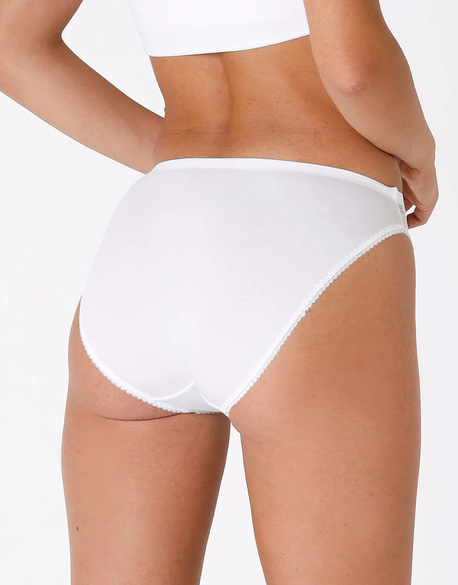 Slip mini sgambato Lovely bianco in cotone elasticizzato con pizzo - Image 3